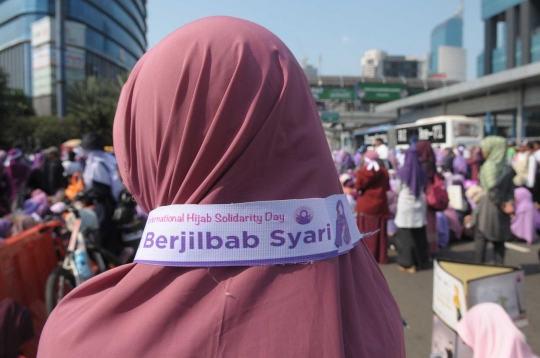 Ratusan perempuan peringati Hari Solidaritas Hijab Internasional