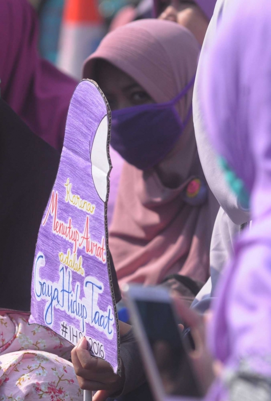 Ratusan perempuan peringati Hari Solidaritas Hijab Internasional