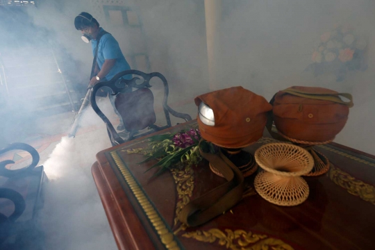 Zika meluas di Thailand, rumah, kuil sampai kampus diasapi