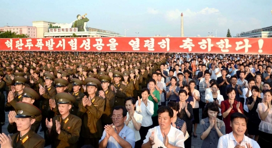 Warga dan militer Korea Utara rayakan keberhasilan uji coba nuklir
