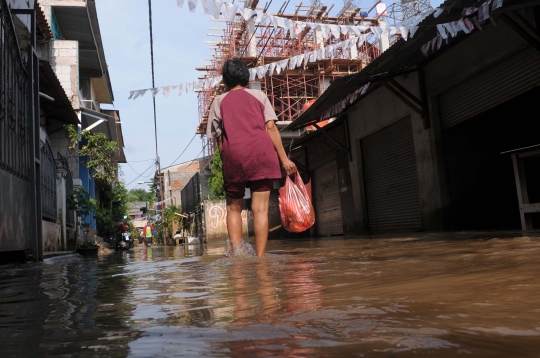Luapan Kali Sunter masih rendam kawasan Cipinang Melayu