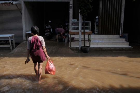Luapan Kali Sunter masih rendam kawasan Cipinang Melayu