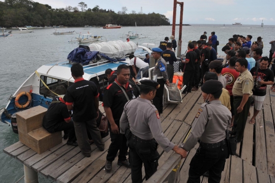 Begini kondisi kapal pengangkut turis usai meledak di Bali