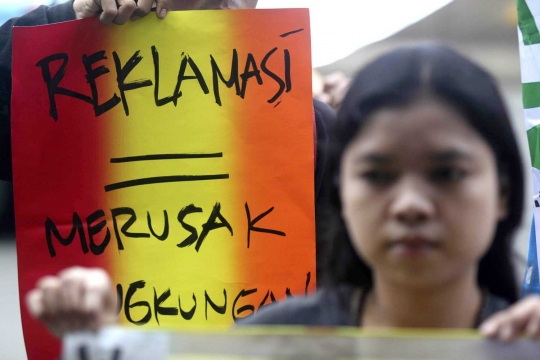 Tolak reklamasi, massa demo tuntut Luhut dipecat