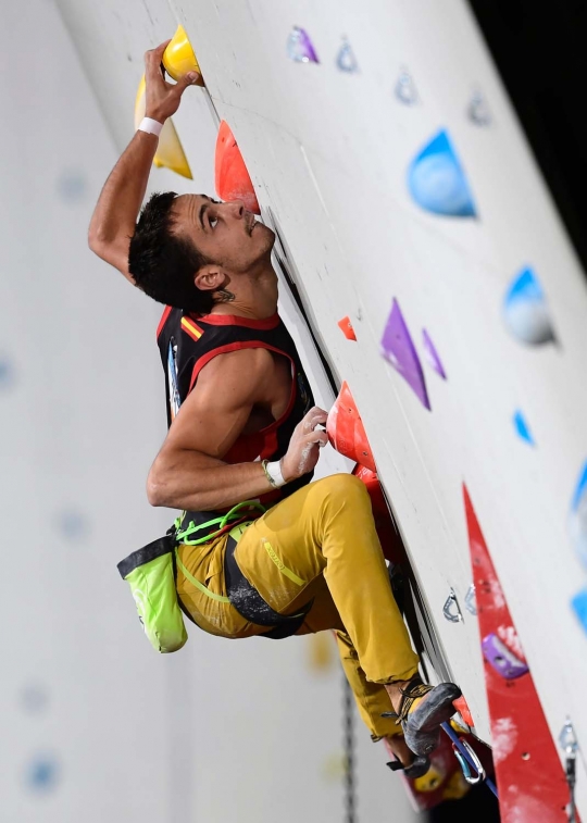 Menyaksikan serunya Kejuaraan Dunia Climbing 2016 di Paris