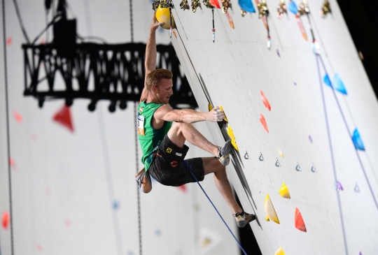 Menyaksikan serunya Kejuaraan Dunia Climbing 2016 di Paris