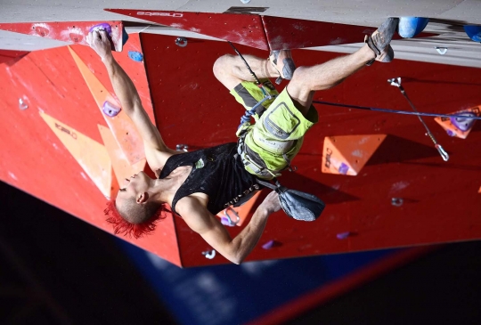 Menyaksikan serunya Kejuaraan Dunia Climbing 2016 di Paris