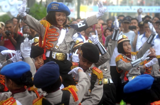 Atraksi polisi cilik meriahkan peringatan HUT ke-61 Lalu Lintas