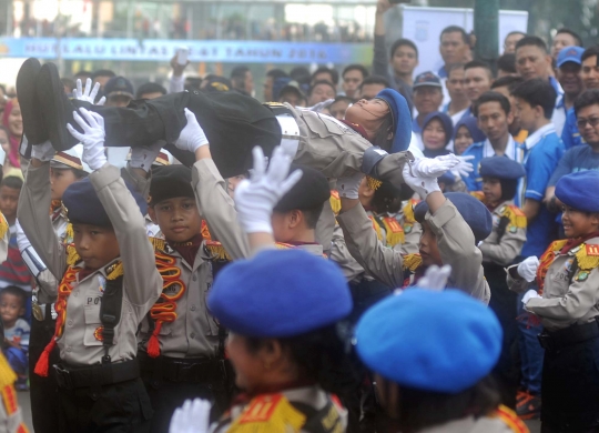 Atraksi polisi cilik meriahkan peringatan HUT ke-61 Lalu Lintas