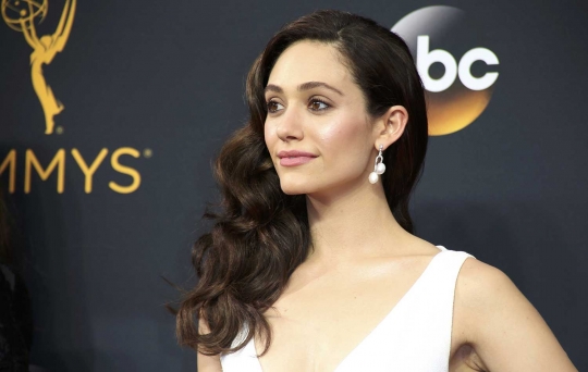 Wajah-wajah seleb cantik bersinar di Primetime Emmy Awards