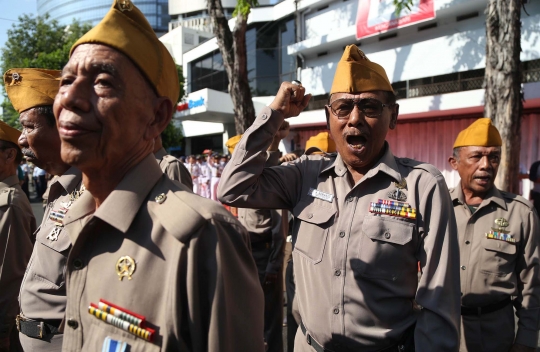 Mengenang kegigihan arek-arek Suroboyo robek bendera Belanda