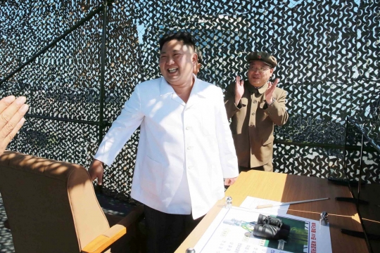 Tawa lepas Kim Jong-un berhasil uji coba roket terbaru