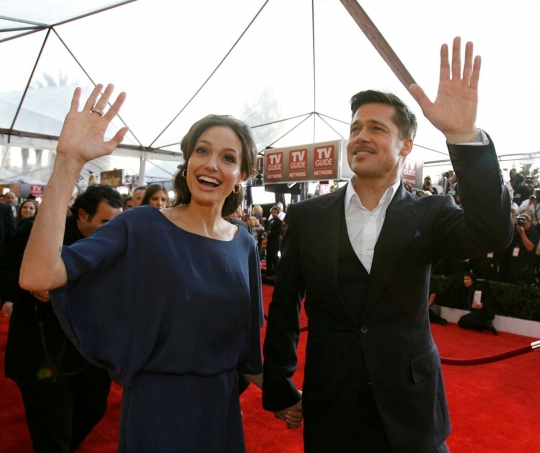 Kemesraan Angelina Jolie & Brad Pitt terancam tinggal kenangan