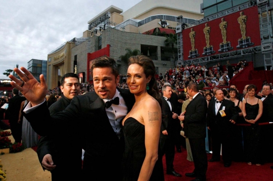 Kemesraan Angelina Jolie & Brad Pitt terancam tinggal kenangan