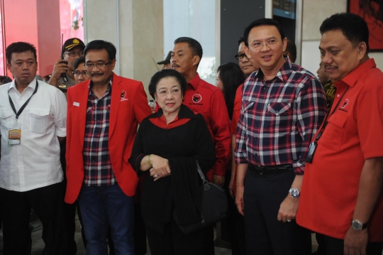 Megawati saat tuntun pasangan Ahok-Djarot ke KPU