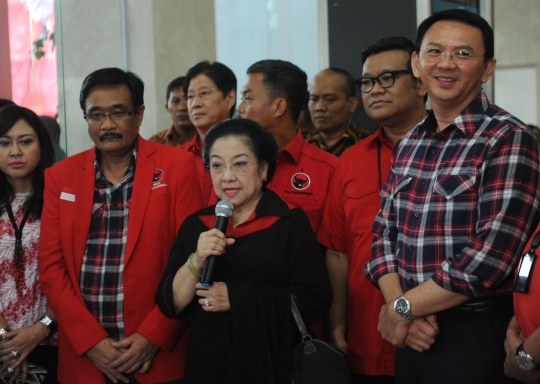 Megawati saat tuntun pasangan Ahok-Djarot ke KPU
