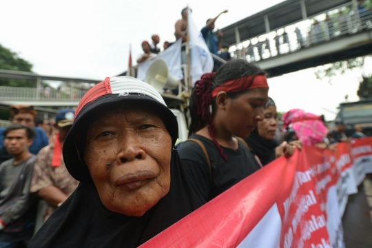 Massa tolak pencalonan Ahok geruduk KPU DKI Jakarta