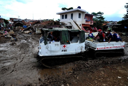 PMI kerahkan hagglund untuk evakuasi korban banjir bandang Garut