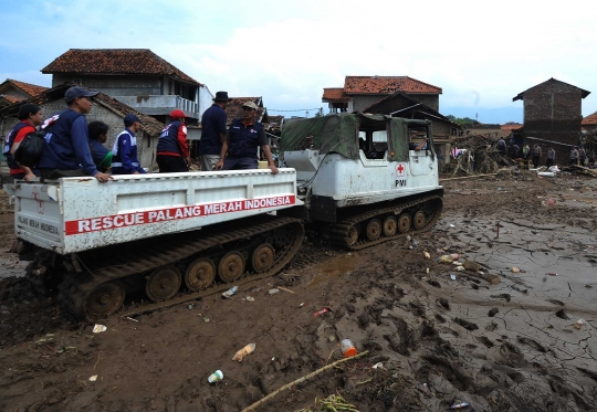 PMI kerahkan hagglund untuk evakuasi korban banjir bandang Garut