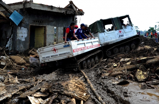 PMI kerahkan hagglund untuk evakuasi korban banjir bandang Garut