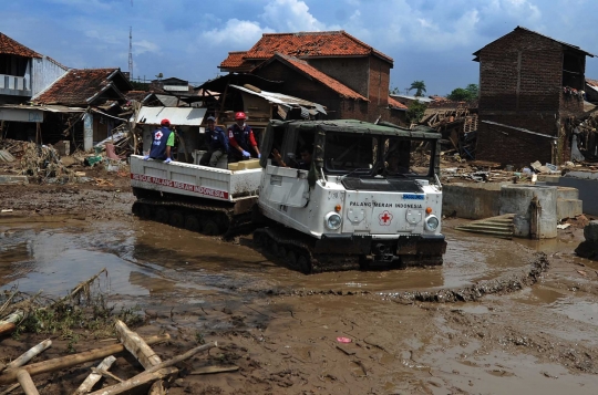 PMI kerahkan hagglund untuk evakuasi korban banjir bandang Garut