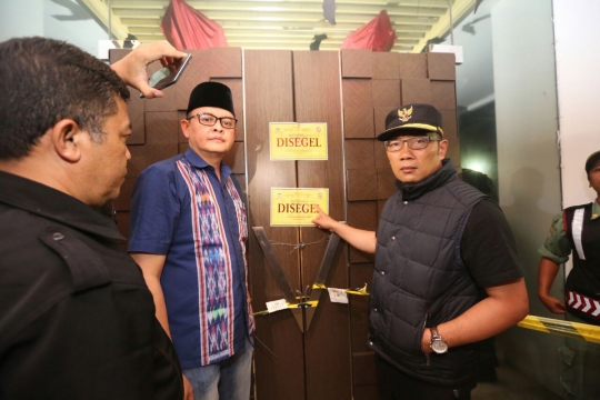 Aksi Ridwan Kamil gerebek pasangan mesum di panti pijat plus-plus