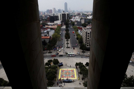 Rekor, seni mozaik terbesar dari ribuan kaleng Play-Doh