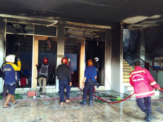 Begini kondisi Gedung DPRD Gowa yang dibakar massa