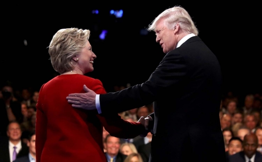 Duel sengit Hillary dan Trump di panggung debat capres