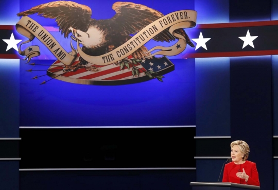 Duel sengit Hillary dan Trump di panggung debat capres