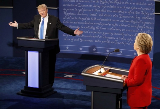 Duel sengit Hillary dan Trump di panggung debat capres