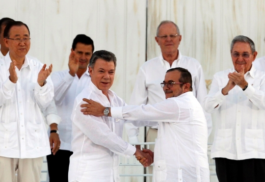 Kolombia dan pemberontak FARC resmi akhiri konflik 52 tahun