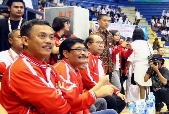 Aksi Djarot semangati atlet DKI di PON Jawa Barat