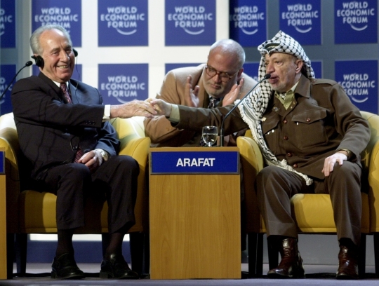 Mengenang keakraban Shimon Peres dengan Yasser Arafat