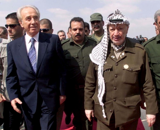 Mengenang keakraban Shimon Peres dengan Yasser Arafat
