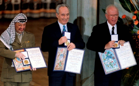 Mengenang keakraban Shimon Peres dengan Yasser Arafat