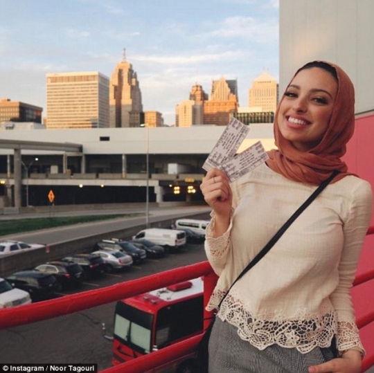 Intip kecantikan Tagouri, wanita berhijab yang jadi model Playboy
