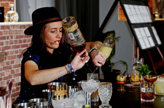 Mengenal Jennifer Nenchet, bartender tercantik di Kejuaraan Diageo