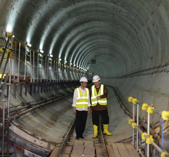 Mesranya Jokowi dan Ahok berduaan tinjau terowongan MRT