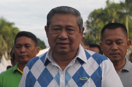 SBY dan Agus Yudhoyono lari bersama di car free day