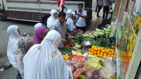 Keseruan berbelanja di 'pasar rasa Indonesia' Makkah