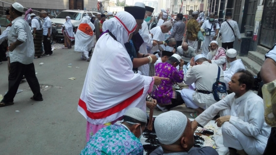 Keseruan berbelanja di 'pasar rasa Indonesia' Makkah