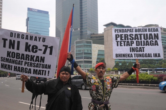 HUT TNI, Kopral Bagyo jungkir balik keliling Bundaran HI