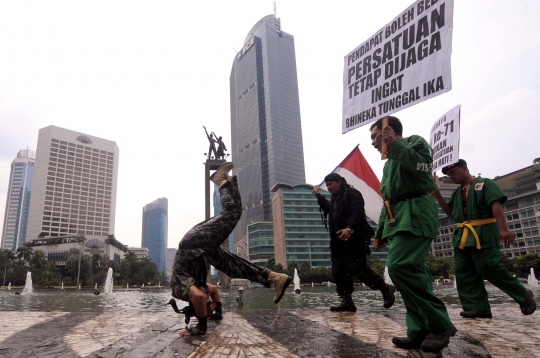 HUT TNI, Kopral Bagyo jungkir balik keliling Bundaran HI