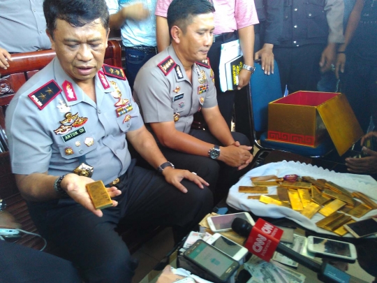 Ini emas dan uang palsu Najemiah pemberian Dimas Kanjeng