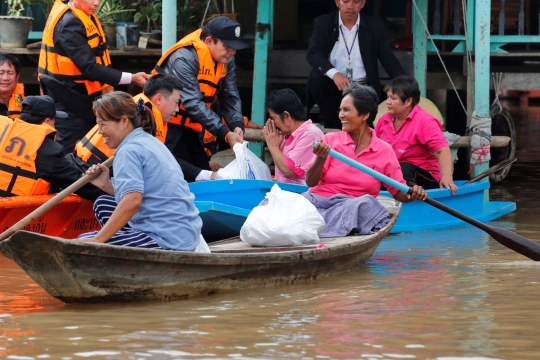 Banjir bandang kepung Thailand