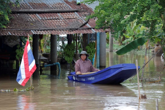 Banjir bandang kepung Thailand
