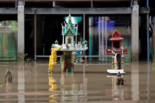 Banjir bandang kepung Thailand