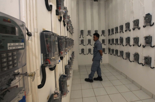 Mengintip ruang pusat listrik di Rusun Rawa Bebek