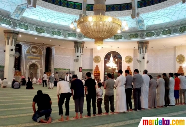 Foto : Melihat kemegahan Masjid Apung Jeddah merdeka.com